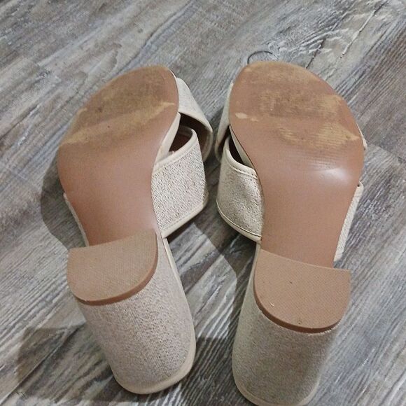 Ann Taylor Factory light beige cross over strap block heel sandals Sz 8.5 EUC - Picture 8 of 9